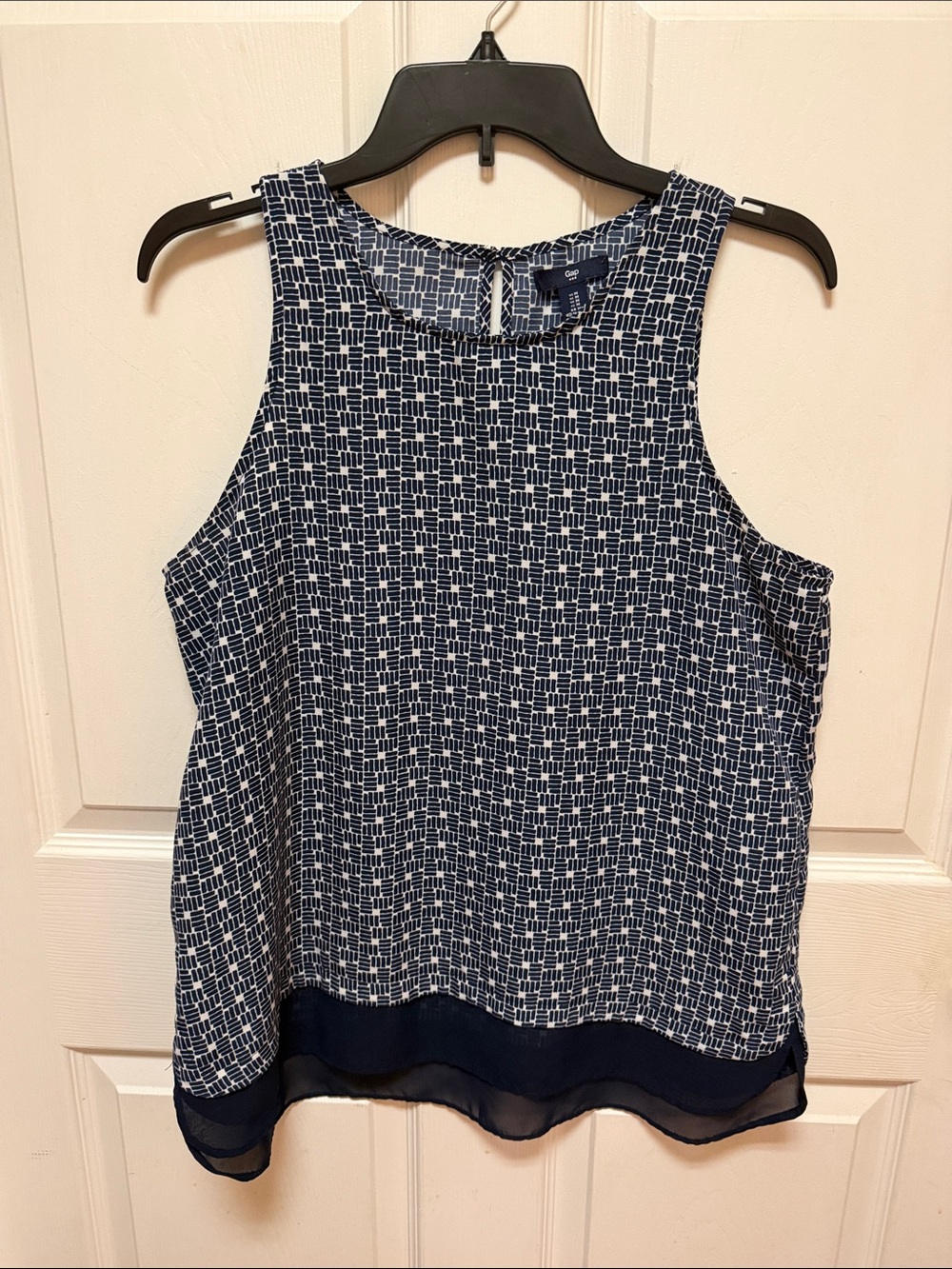 Women’s Navy Geometric Sleeveless Shell Top, Size M